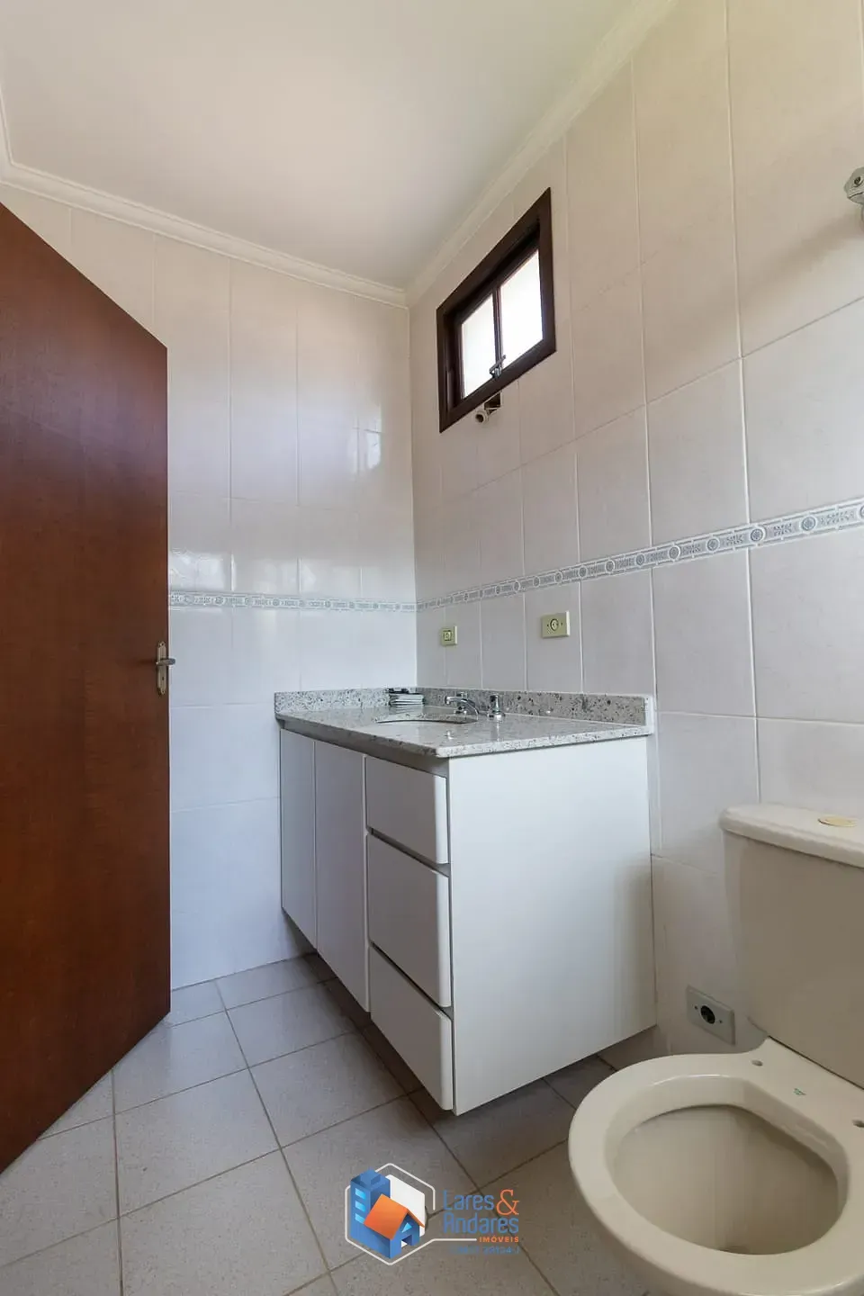 Imagem Casa comercial para venda em Guarapiranga, 450m²