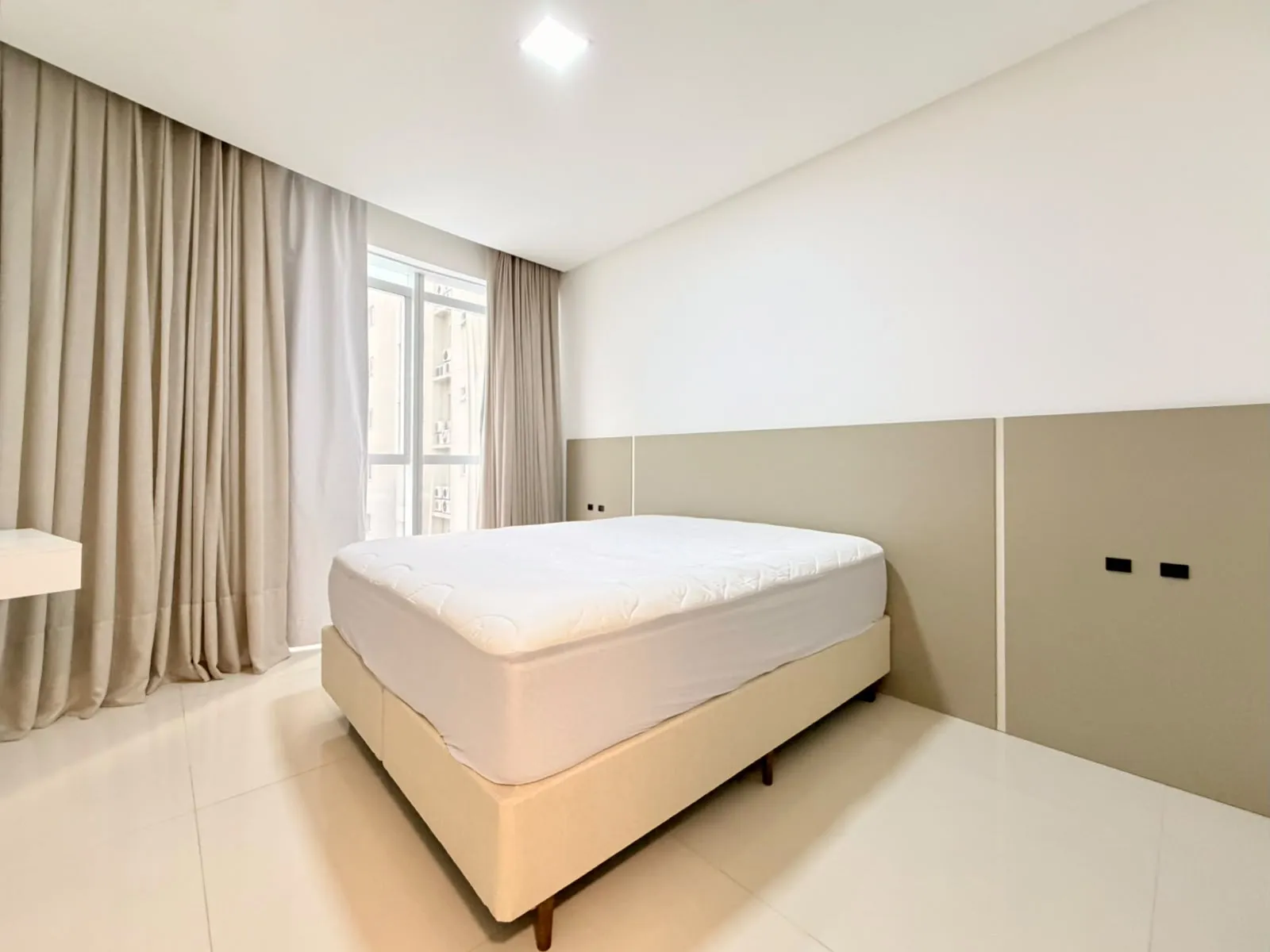 Imagem Apartamento com vista para o mar à venda com 220m2 por R$ 3.900.000,00