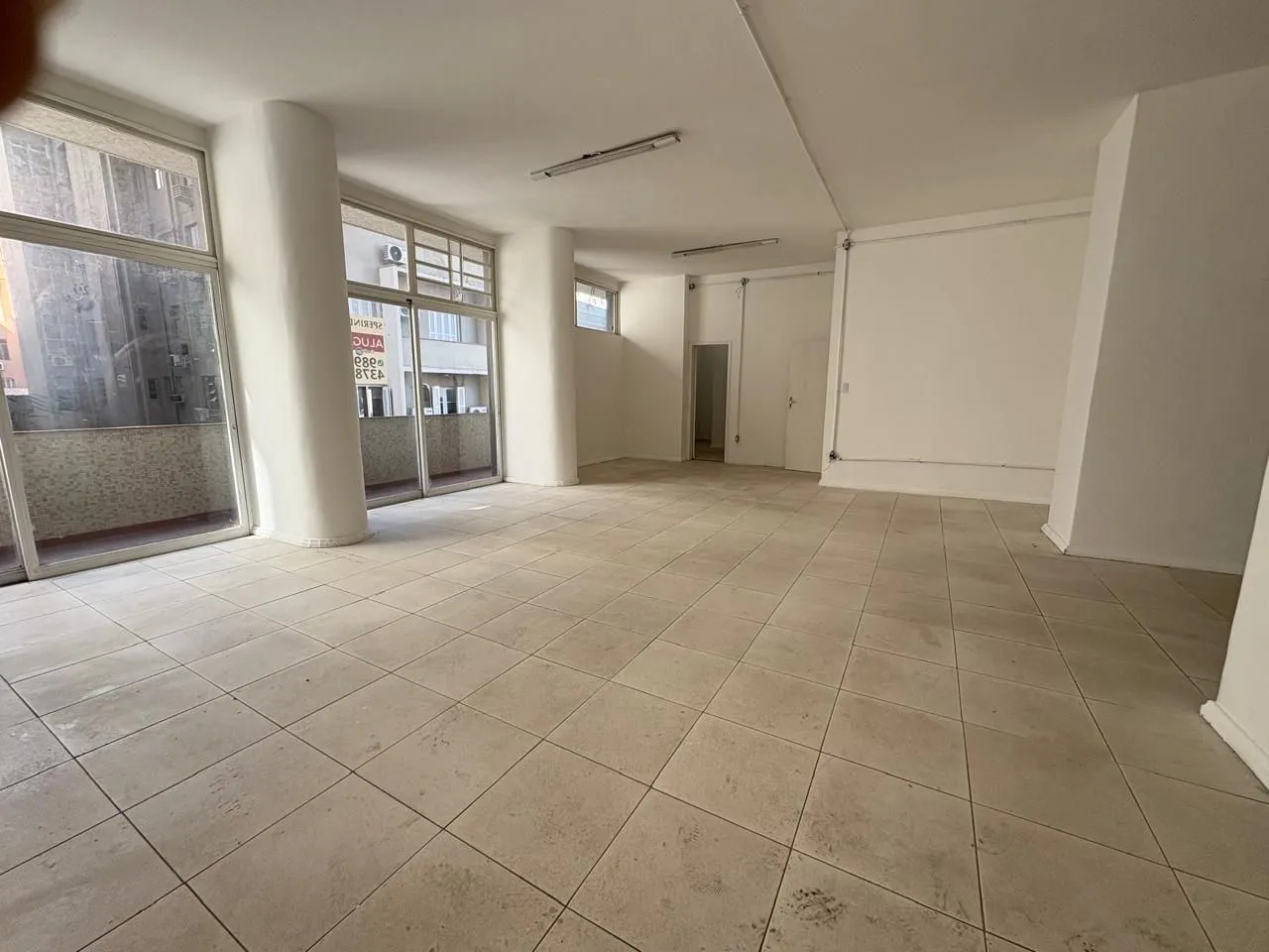 Imagem Sala comercial 822,66m² no centro de Porto Alegre
