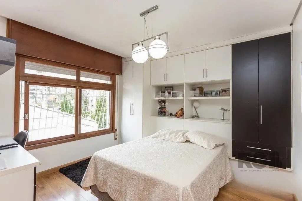 Imagem Casa com 3 dormitórios no bairro Jardim Lindóia