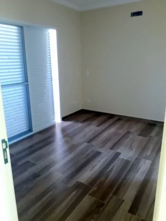 Imagem CASA ASSOBRADADA EM CONDOMIINIO COM SEGURANÇA 24 HS