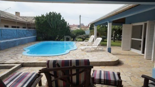 Imagem Casa para Venda - 500m², 7 dormitórios, sendo 2 suites, Atlântida