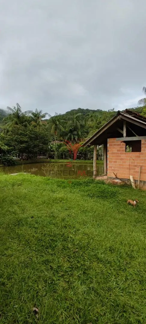 Imagem Chácara em Blumenau. Com rancho em construção. Lagoa com água. Poço artesiano. Pomar