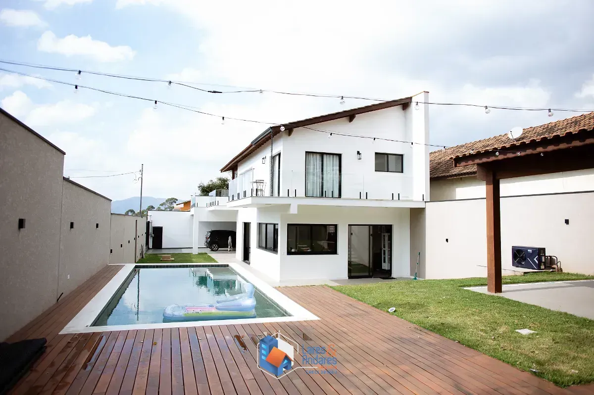 Foto do imóvel Casa no condomínio Chácara Jaraguá para venda com 2 quartos, sendo 2 suítes, 278m² em Rua Rio Alto Araguaia