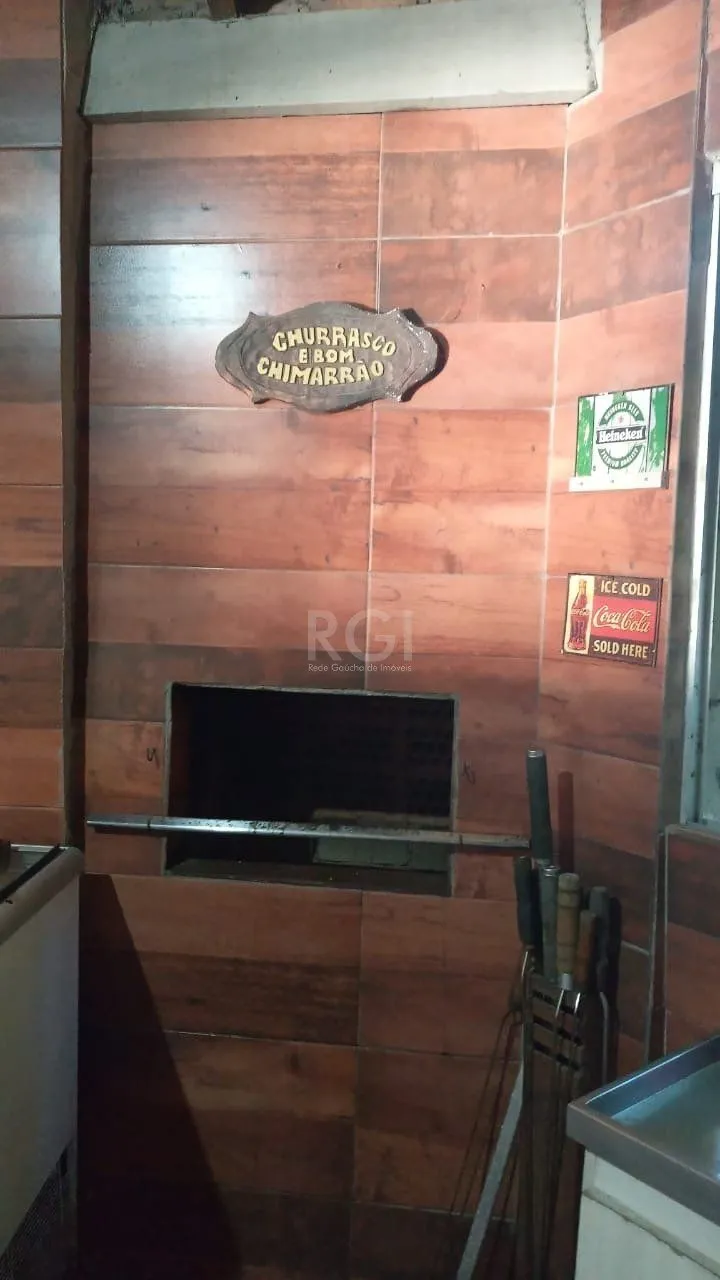Imagem Casa com 3 dormitórios no bairro Olaria em Canoas