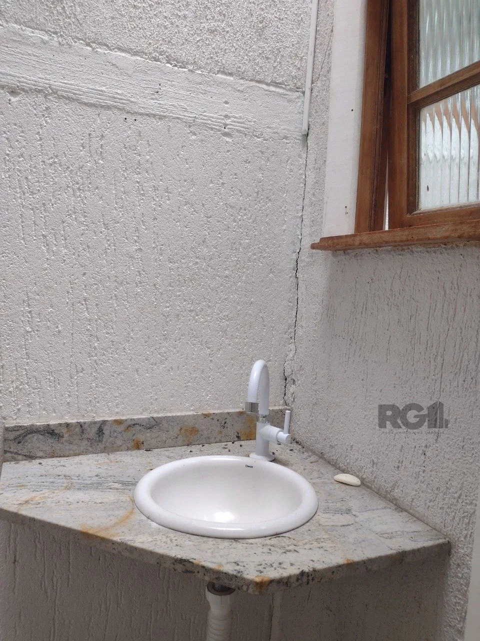 Imagem CASA TÉRREA - 2 DORMITÓRIOS, ÁREA COBERTA COM CHURRASQUEIRA , TERRAÇO - 02 VAGAS