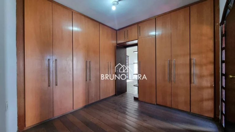 Imagem Casa à venda no Centro – Igarapé/MG.