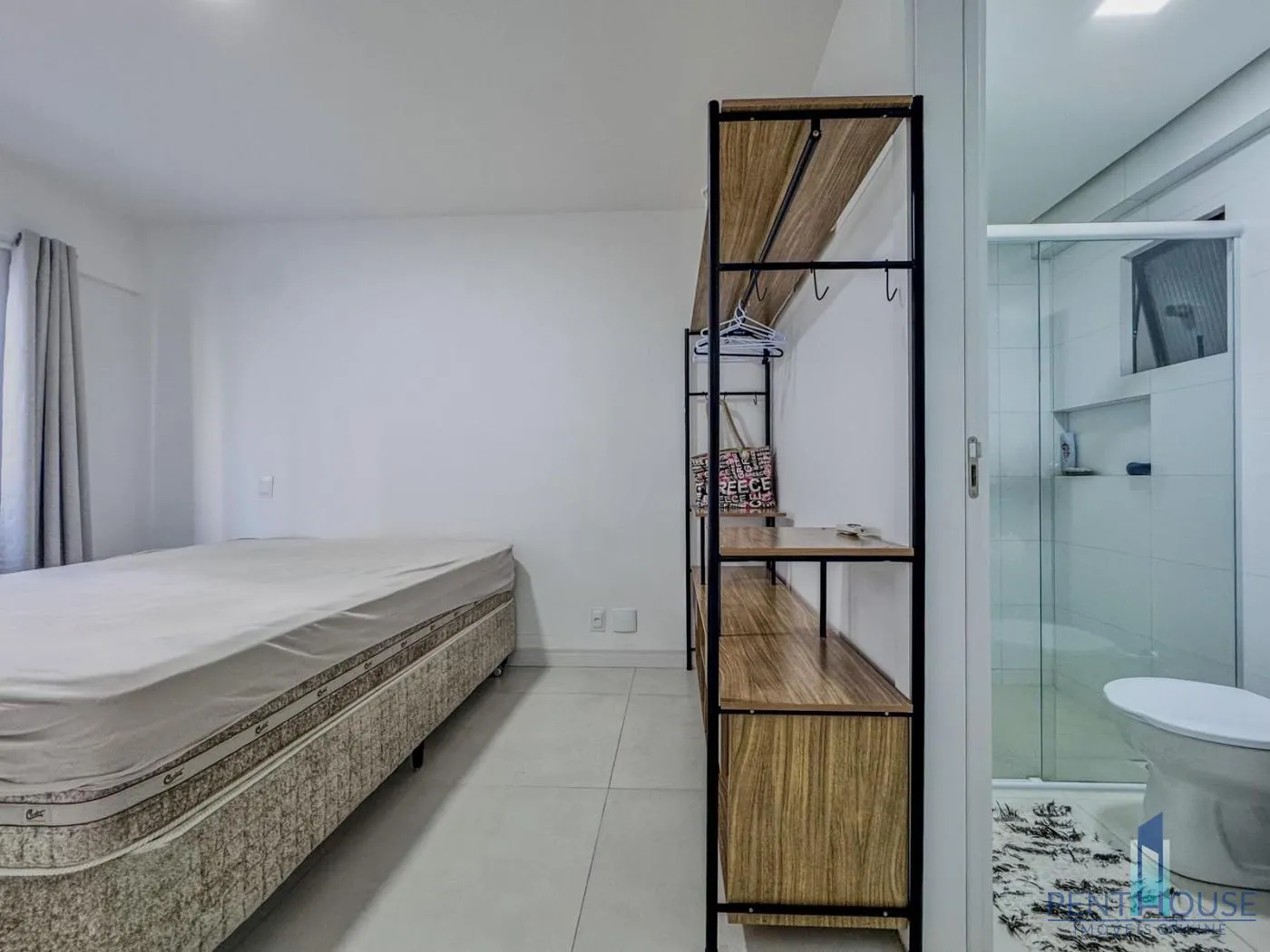 Imagem Apartamento Zona Central para Venda em Balneário Camboriú, CENTRO, 2 dormitórios, 1 suíte, 2 banheiros, 1 vaga