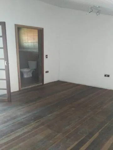 Imagem VENDA DE SOBRADO NO PARQUE NOSSA SRA. DO CARMO, 258m² com 2 suítes, churrasqueira, sala com lareira, quintal amplo e 06 vagas. CONSULTE-NOS.