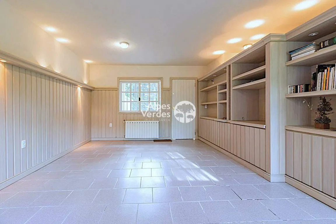 Imagem Vende-se Casa na Vila Suzana, com 03 dormitórios