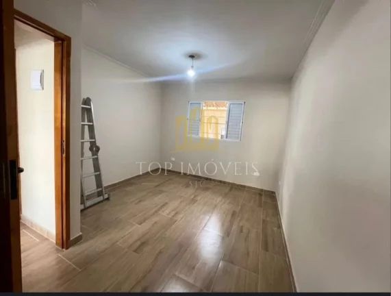 Imagem Casa à Venda no Bosque dos Eucaliptos – Recém-Reformada, Espaçosa e Pronta para Morar! Se você está em busca de conforto, praticidade e uma localização privilegiada, encontrou o seu novo lar!