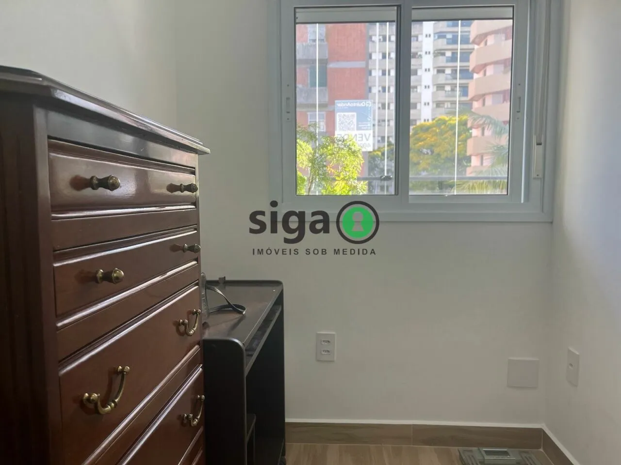 Imagem Apartamento a venda no Campo Belo com 3 quartos, 2 banheiros e 3 vagas.