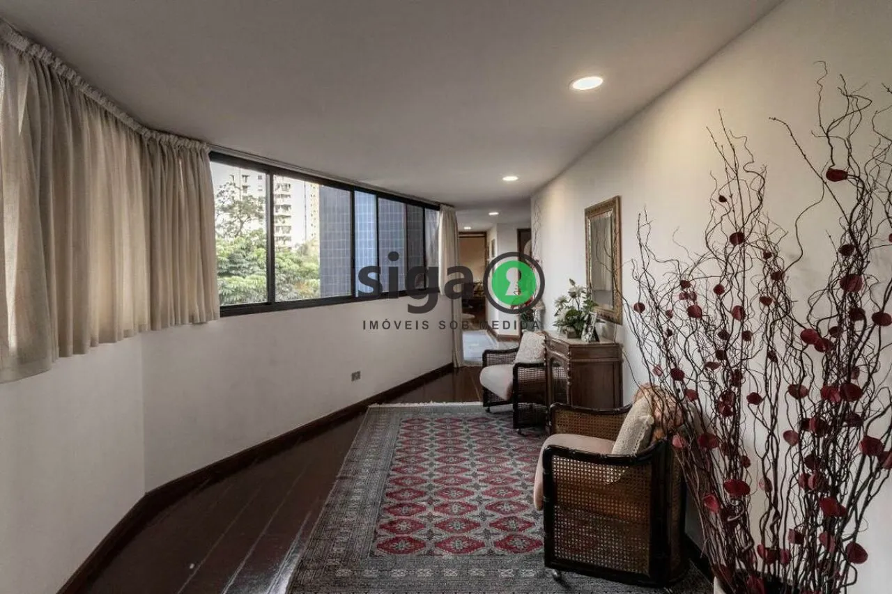 Imagem Apartamento em Moema de 4 Quartos com 4 Vagas - 275m² à Venda.
