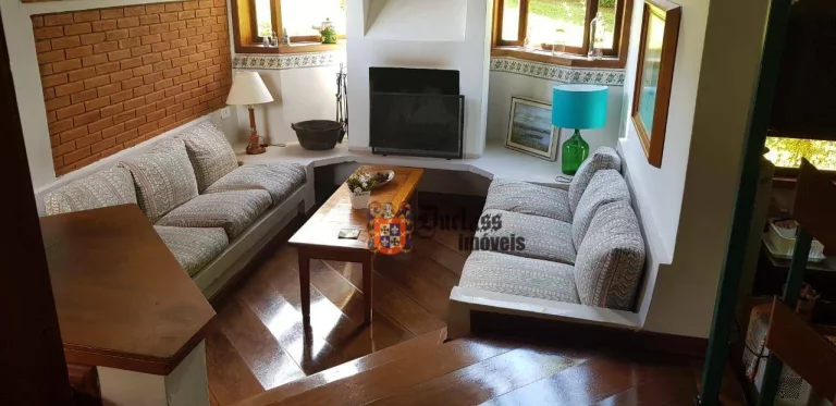 Imagem Sobrado com 3 dormitórios à venda, 145 m² por R$ 1.200.000,00 - Vale Encantado - Campos do Jordão/SP