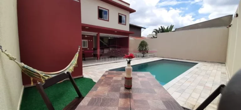 Imagem Casa com 4 dormitórios - Condomínio