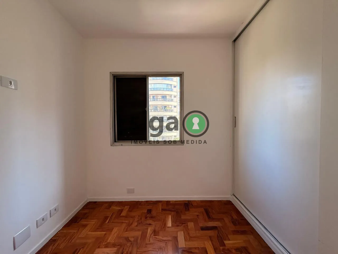 Imagem Apartamento Reformado com 3 Dormitórios e Suíte na Vila Olímpia.