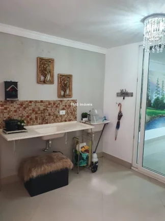 Imagem Casa à venda em São Paulo-SP na Vila Esperança com 4 quartos, 4 suítes e 3 vagas de garagem.