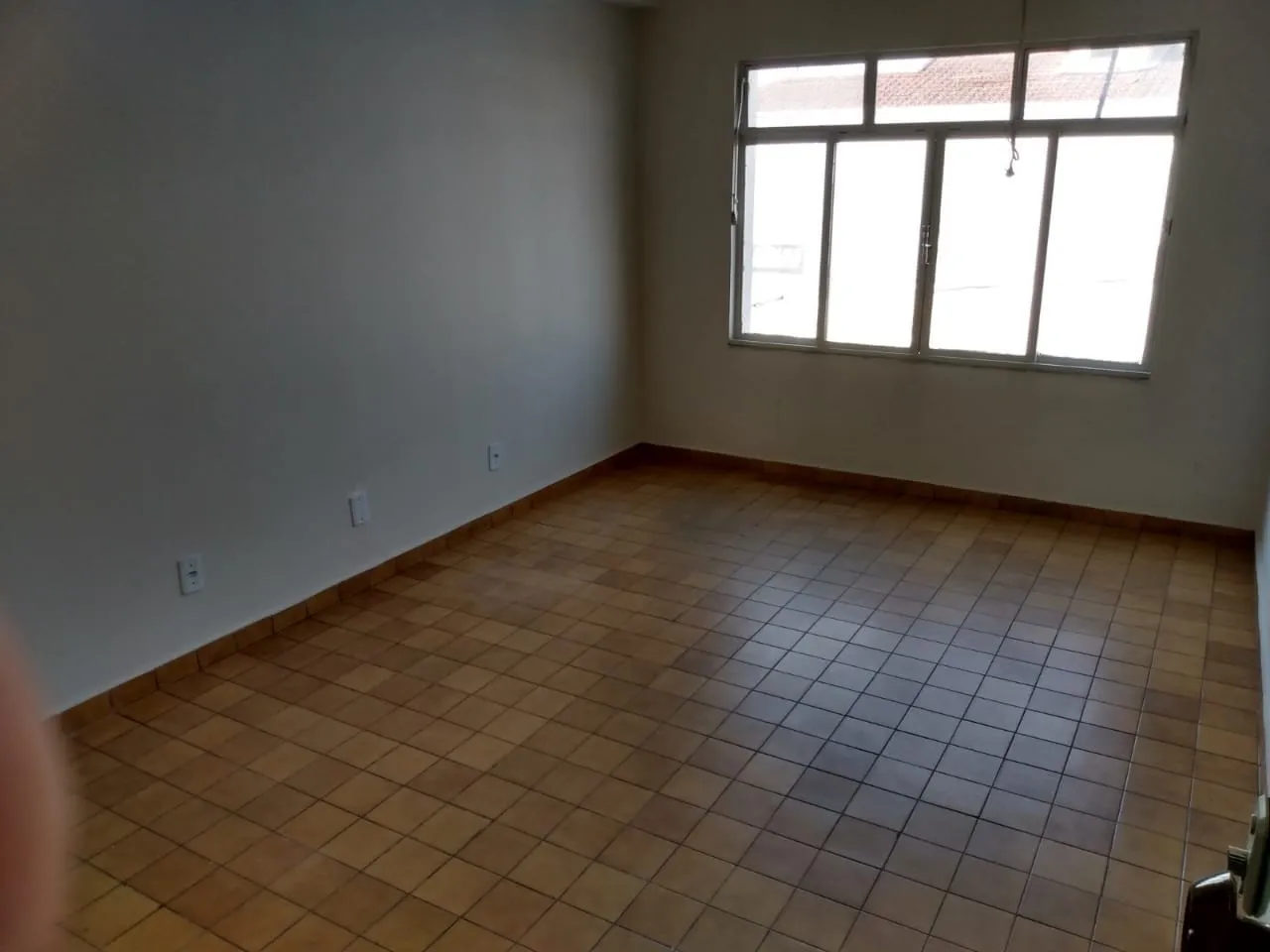 Imagem Comercial para Locação 200M², Chácara Galega, Pindamonhangaba - SP | SALAS COMERCIAIS