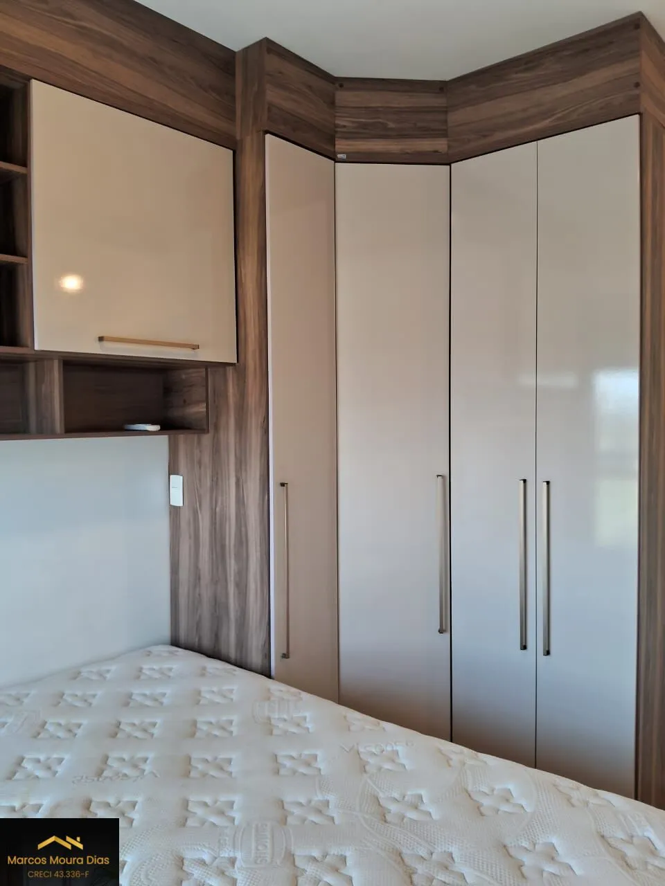 Imagem Apartamento Via Leopoldina, sala com Varanda, 2 Dormitórios( 1 suíte), 1 Vaga, Prédio com Lazer, Portaria 24 hs