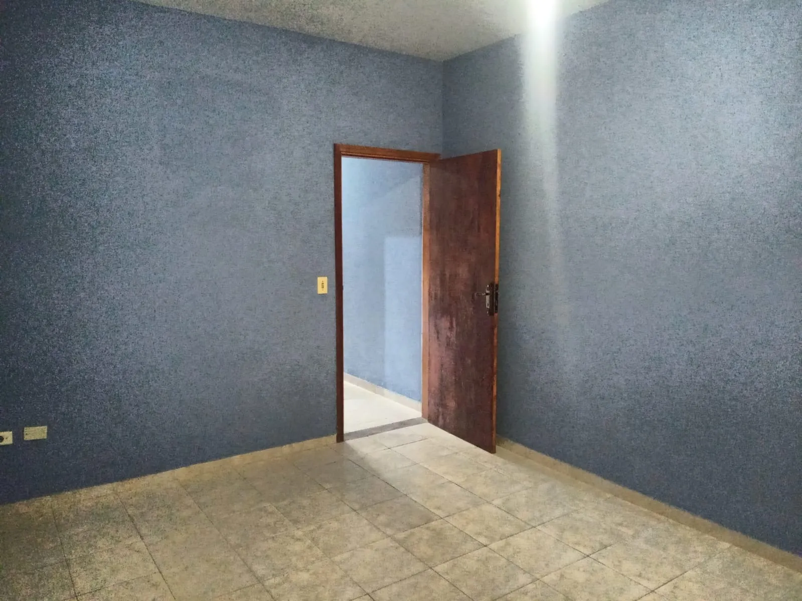 Imagem "Imóvel com 2 Dormitórios e Garagem para 2 Carros em Vila Almeida"
