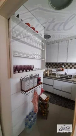 Imagem Excelente casa no miolo da Granja Viana!