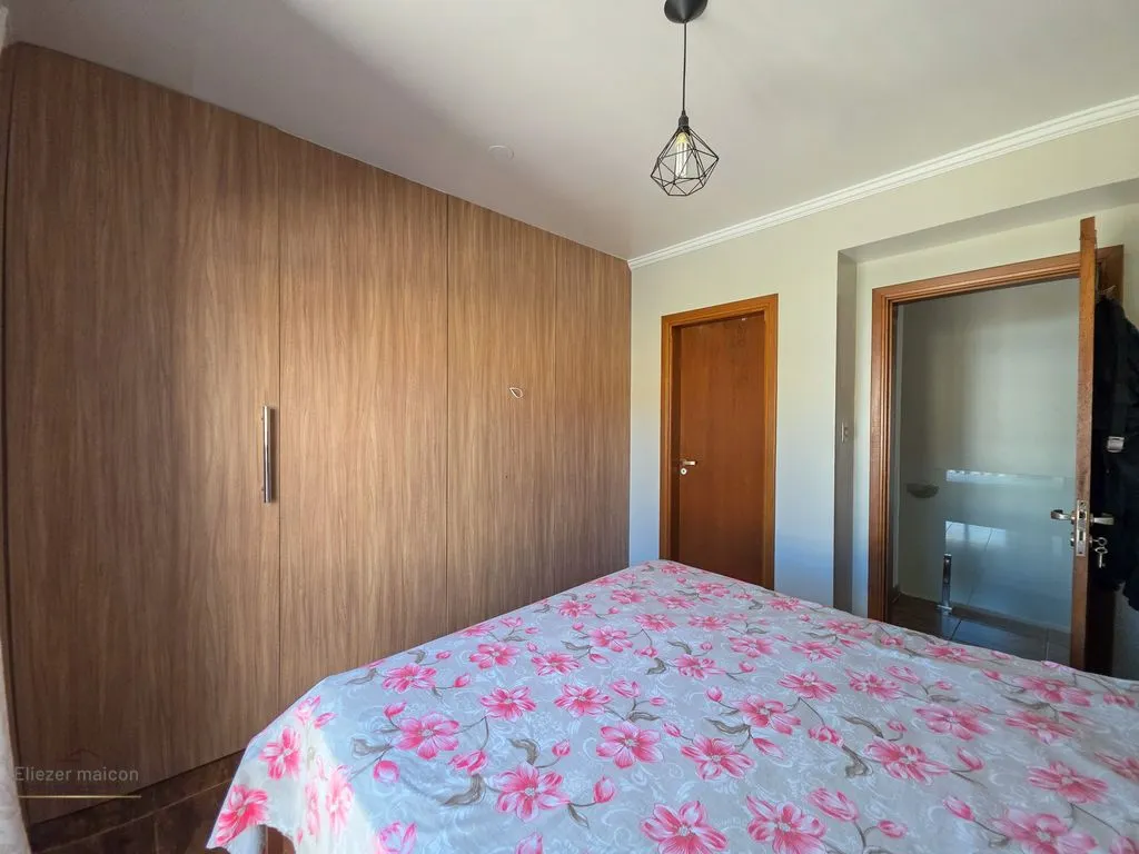 Imagem Casa a Venda com 3 quartos no Bairro Vilage são Luis em Poços de Caldas