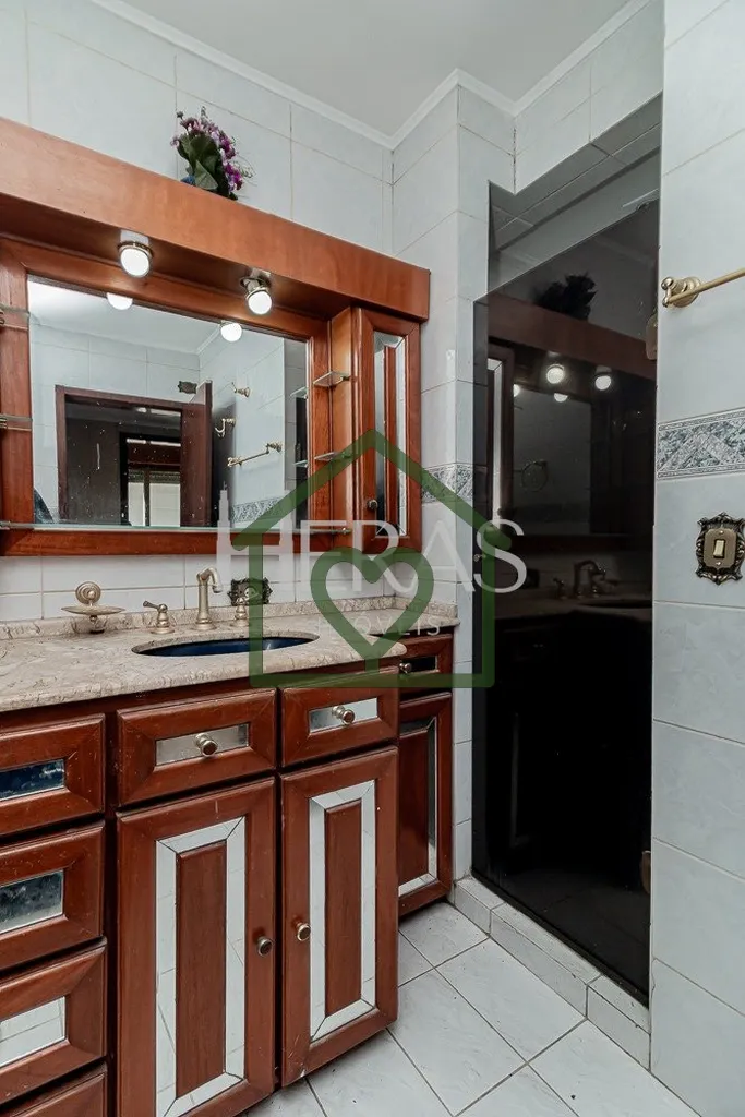 Imagem Amplo apartamento mobiliado, com 116 m² de área privativa; - 3 dormitórios amplos com ar condicio...