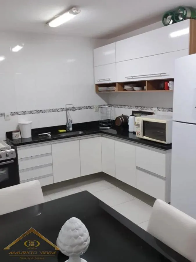 Imagem Casa em Condomínio para Venda em Cabo Frio / RJ no bairro Parque Burle