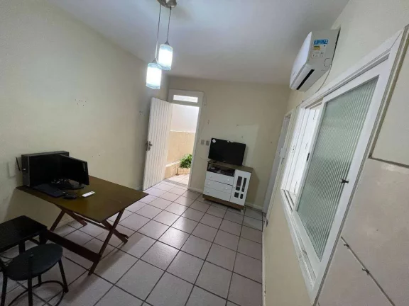 Imagem Casa à Venda, 340m², 4 D (2 suítes), 2 Vagas, Capoeiras, Florianópolis/SC