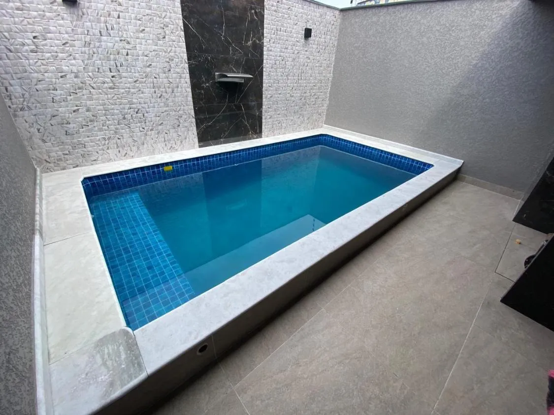 Imagem LINDA CASA NOVA COM PISCINA NO VERDE MAR