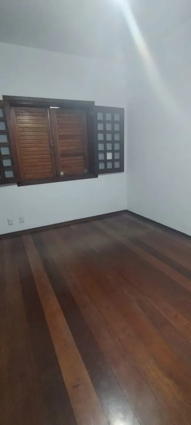 Imagem Sobrado à venda, Vila São Judas Tadeu, Pindamonhangaba, SP