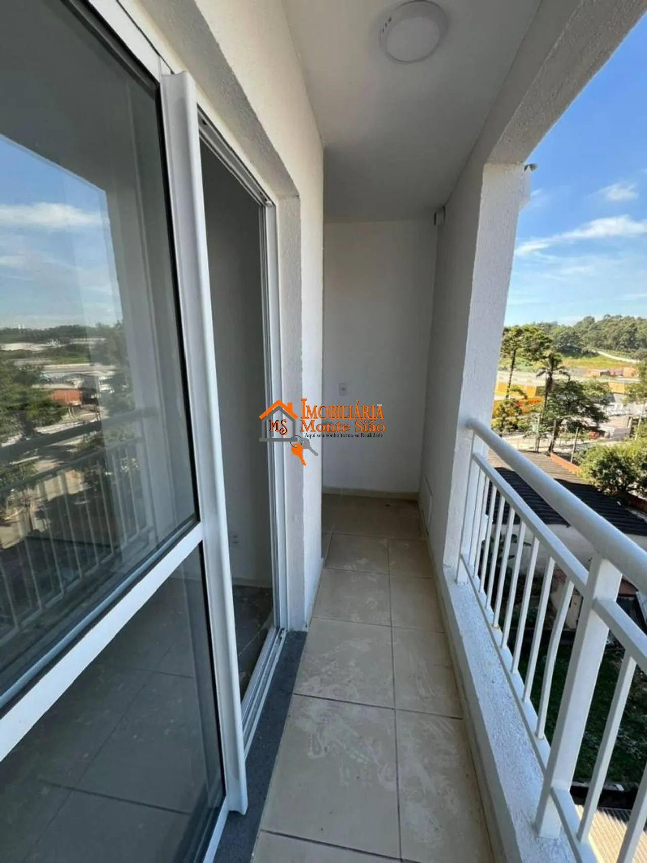 Imagem Apartamento com 2 dormitórios à venda, 43 m² por R$ 311.900,00 - Água Chata - Guarulhos/SP