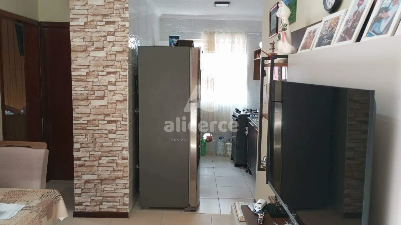 Imagem Apartamento reformado, sol da manhã, com 2 dormitórios no Real Parque