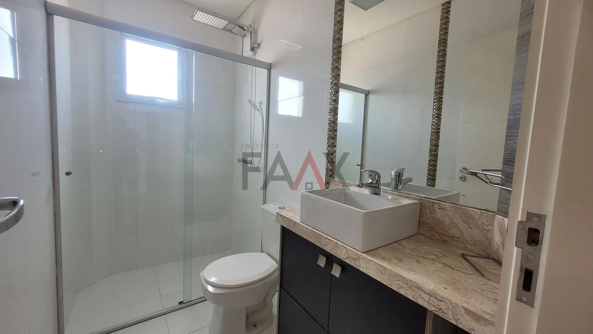 Imagem Apartamento á venda no CENTRO de Guarapuava próximo ao Lago