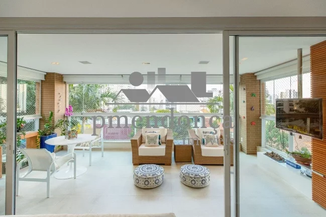 Imagem Apartamento com 257m² em Perdizes, 4 suI­tes e 5 vagas.
