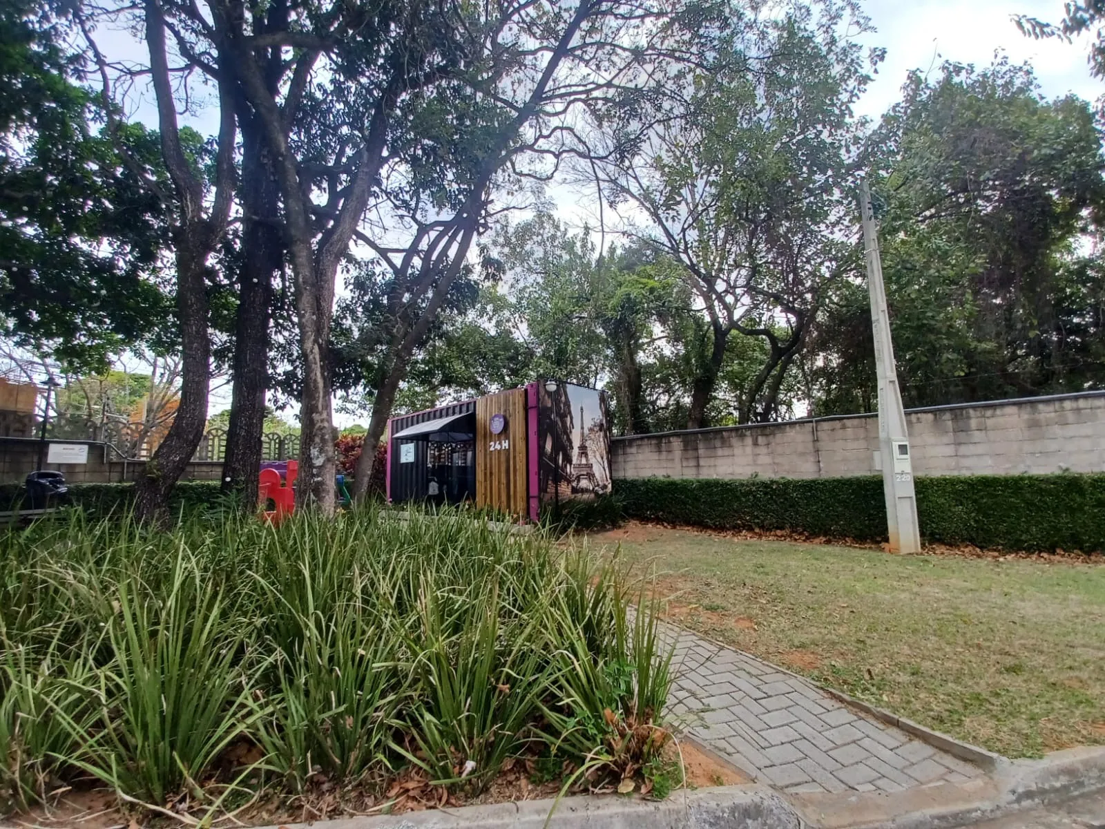 Imagem Terreno de 250m² A Venda, Localizado no RESIDENCIAL LE FRANCE - Aparecidinha, Sorocaba - SP!