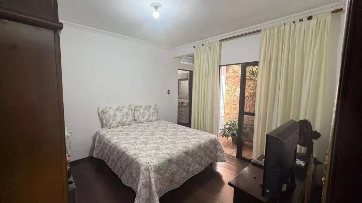 Imagem Casa térrea 3 dormitórios e 4 vagas - Vila Curuçá - Santo André