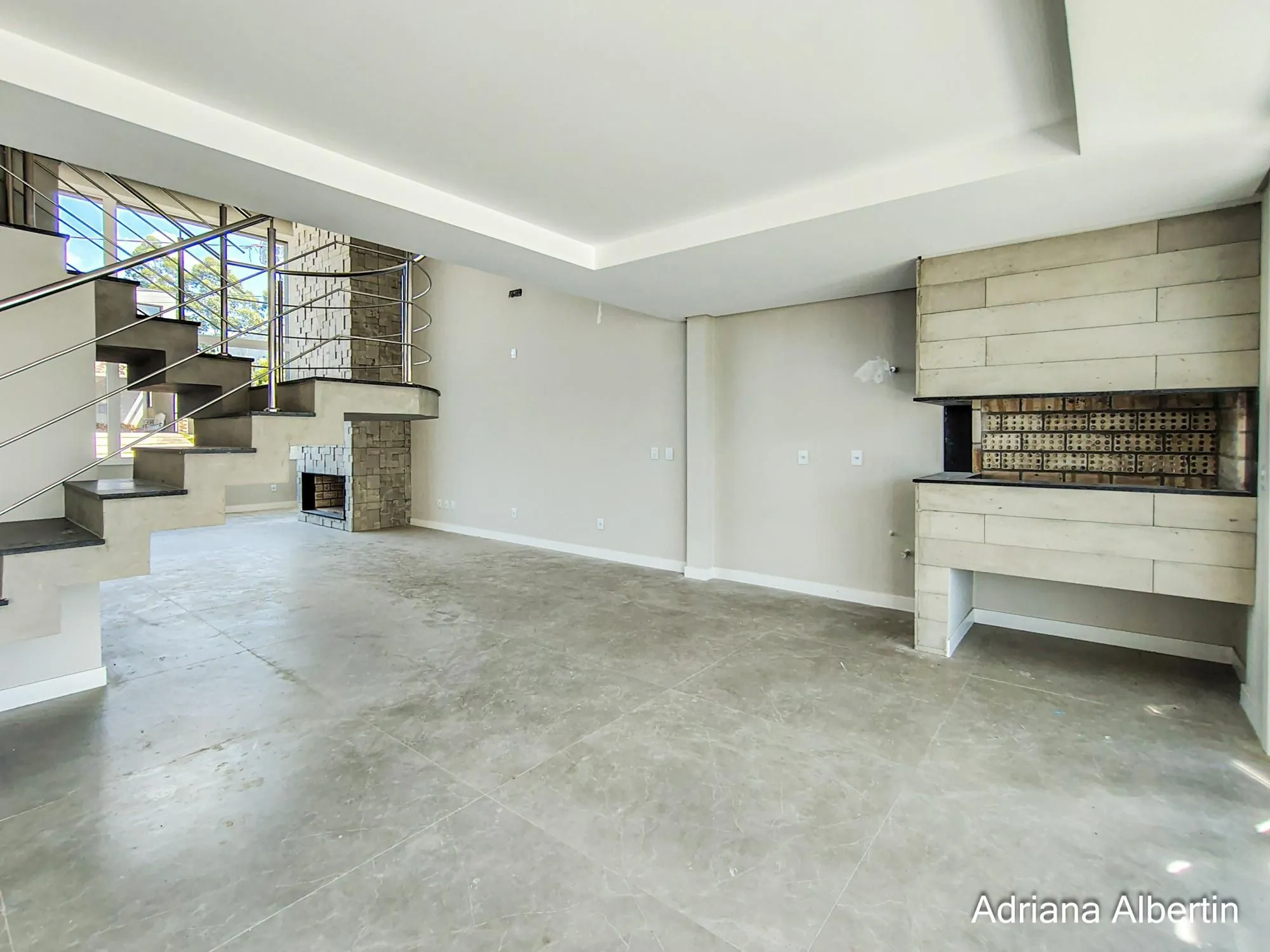 Imagem Casa em Alphaville com 3 suítes e pátio amplo