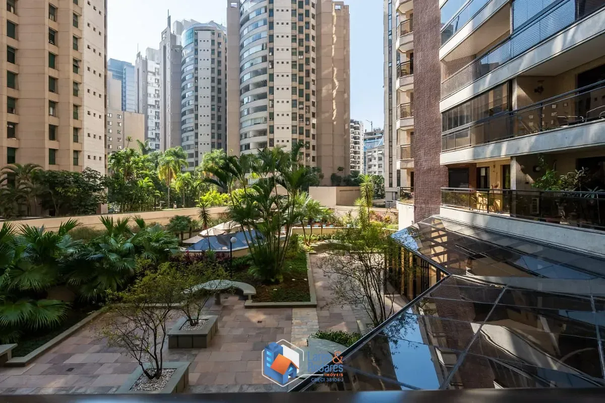 Imagem Apartamento para venda em Moema com 3 quartos, sendo 1 suíte, 120m²