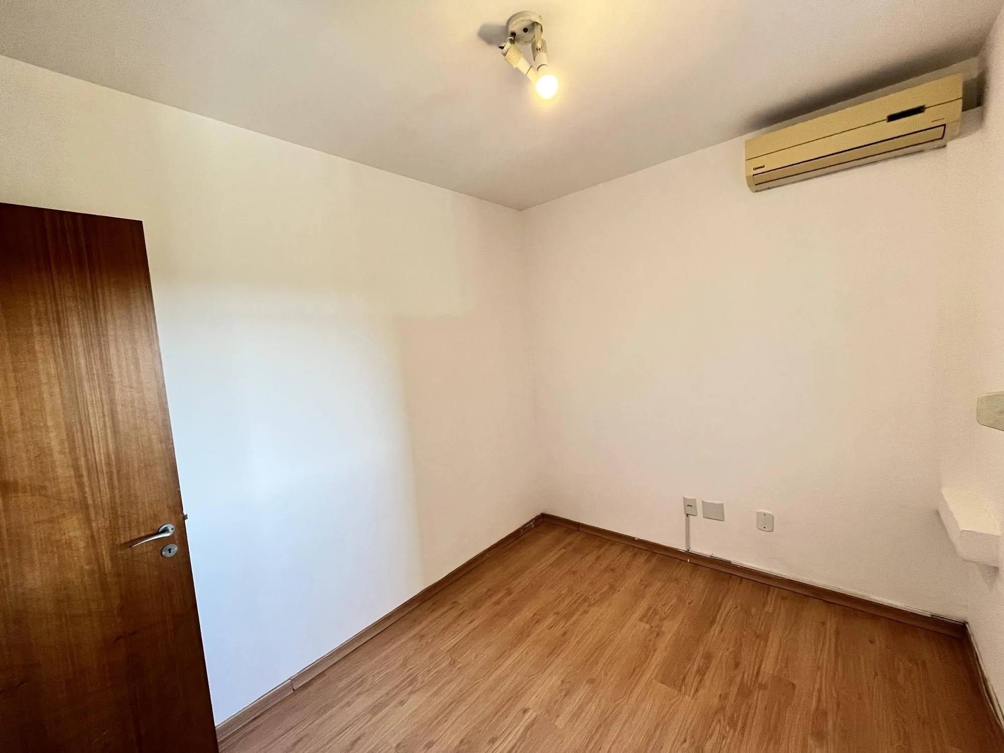 Imagem Apartamento de 3 quartos e 1 vaga de garagem no bairro Chácara da Pedras em POA