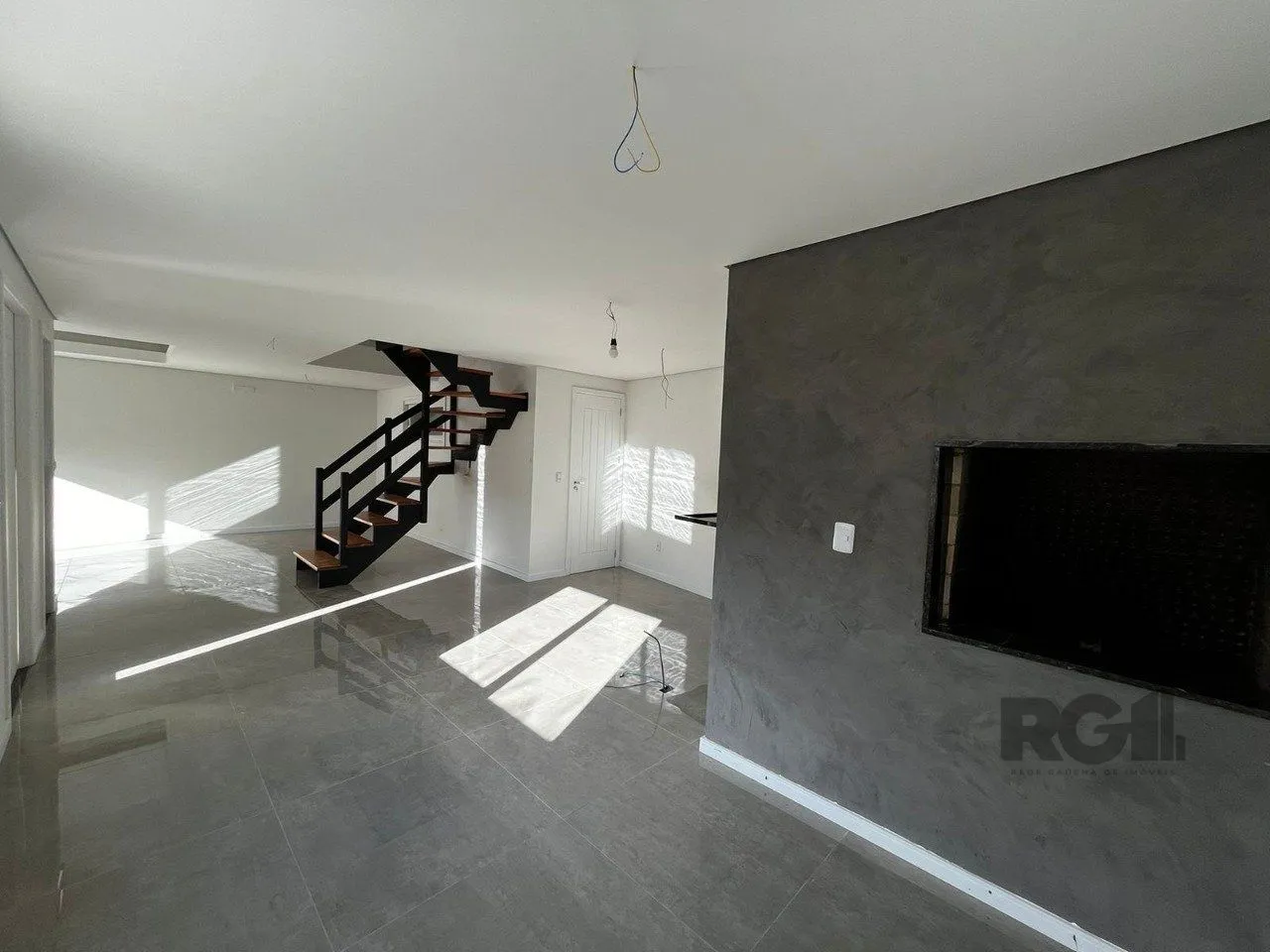 Imagem Casa 3 quartos, suíte, 2 vagas, piscina, 240m² - Vila Nova POA/RS