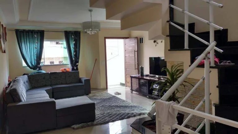 Imagem Sobrado com 243 m² 4 Suítes, 7 Vagas, Quintal com Churrasqueira