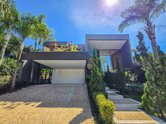 Imperdível casa à venda na Riviera de São Lourenço Módulo 12: 7 quartos, 7 suítes, 3 salas, 4 vagas, 642m² de área!