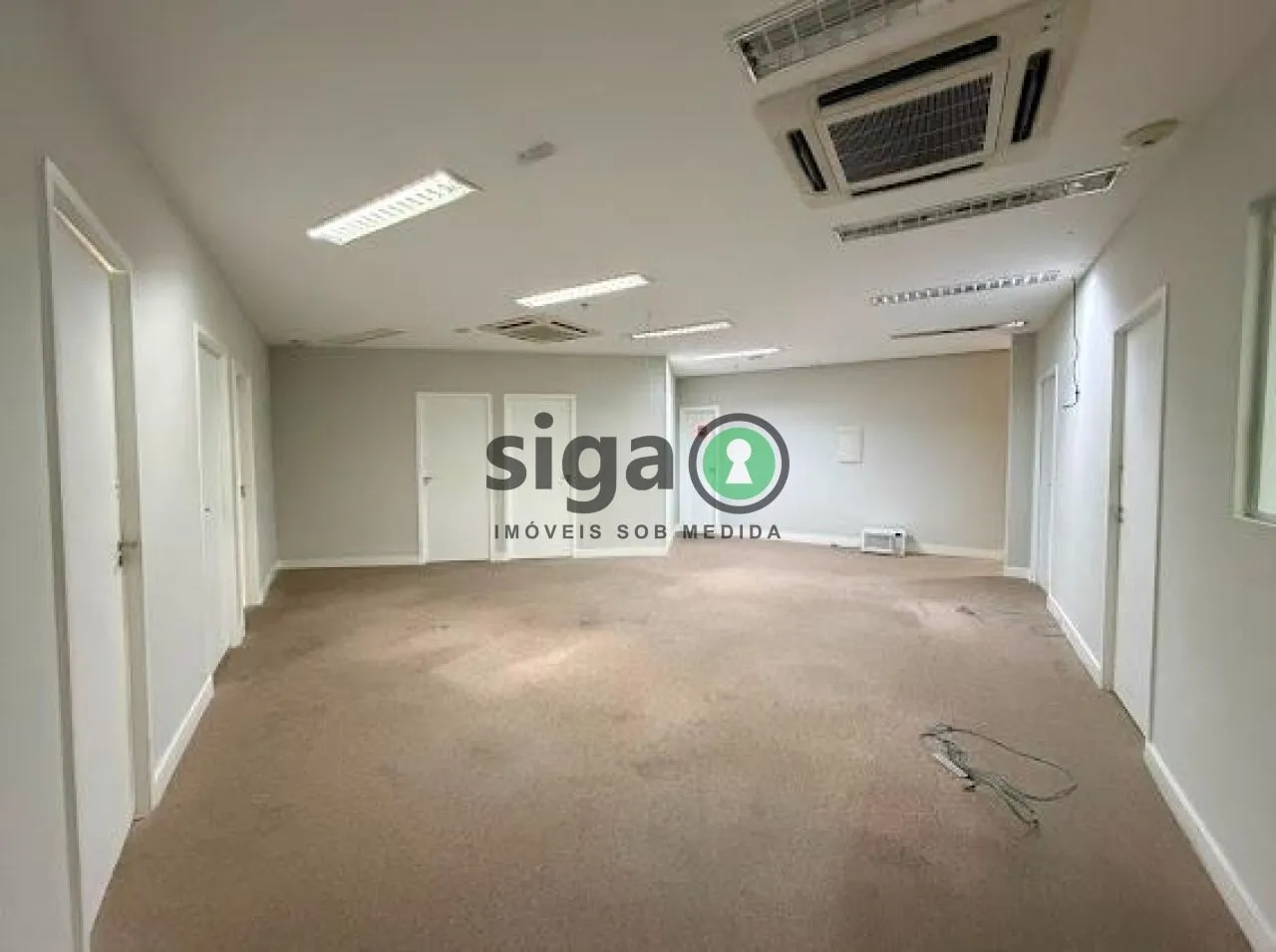 Imagem Conjunto Comercial a Venda e Locação em Cerqueira César com 153m², Sem mobília.