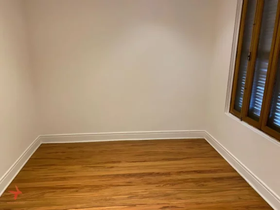Imagem Casa comercial para locação em São Paulo-SP, bairro Pinheiros: 2 quartos, 2 salas, 2 banheiros, 1 vaga, 110m². Confira!