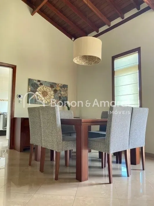 Imagem Casa com 3 Suítes à venda, 275m² - Jardim Chapadão