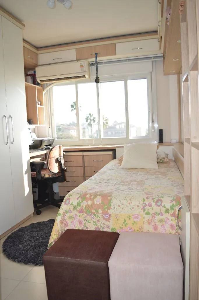 Imagem Impecável apto. 2 dormitórios -1 suíte, semimobiliado com linda vista e próximo ao Catamarã no Centro de Guaiba
