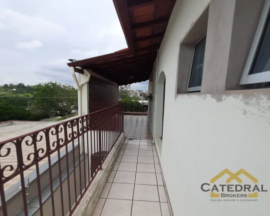 Imagem Sobrado de três dormitórios e amplo quintal na Vila Esperança em Jundiaí