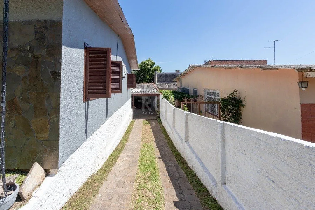 Imagem Casa para Venda - 176m², 4 dormitórios, sendo 1 suíte, 3 vagas - Espirito Santo