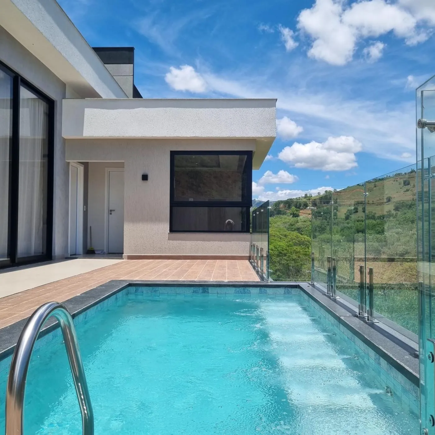 Imagem Casa em Condomínio para Venda em Areal / RJ no bairro Fazenda Velha